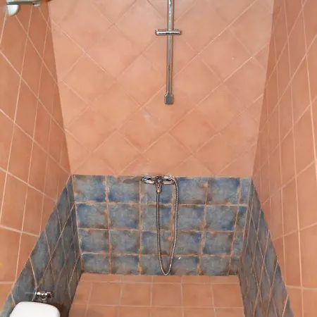 Yro 公寓 干尼亞