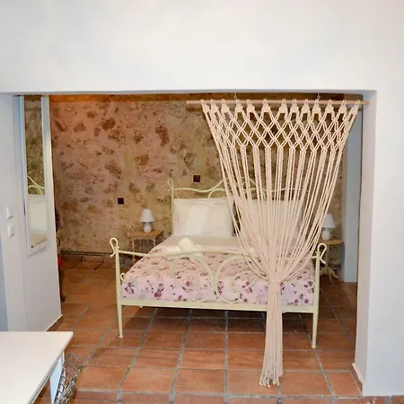 Yro Apartment *