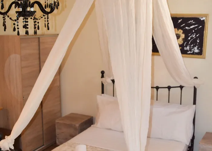 Yro * Chania (Crete)