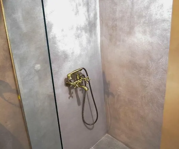 Yro * Chania (Crete)