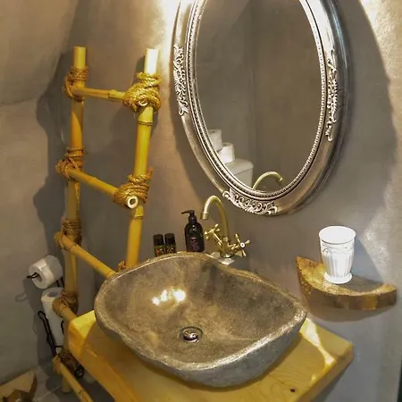 Yro * Chania (Crete)